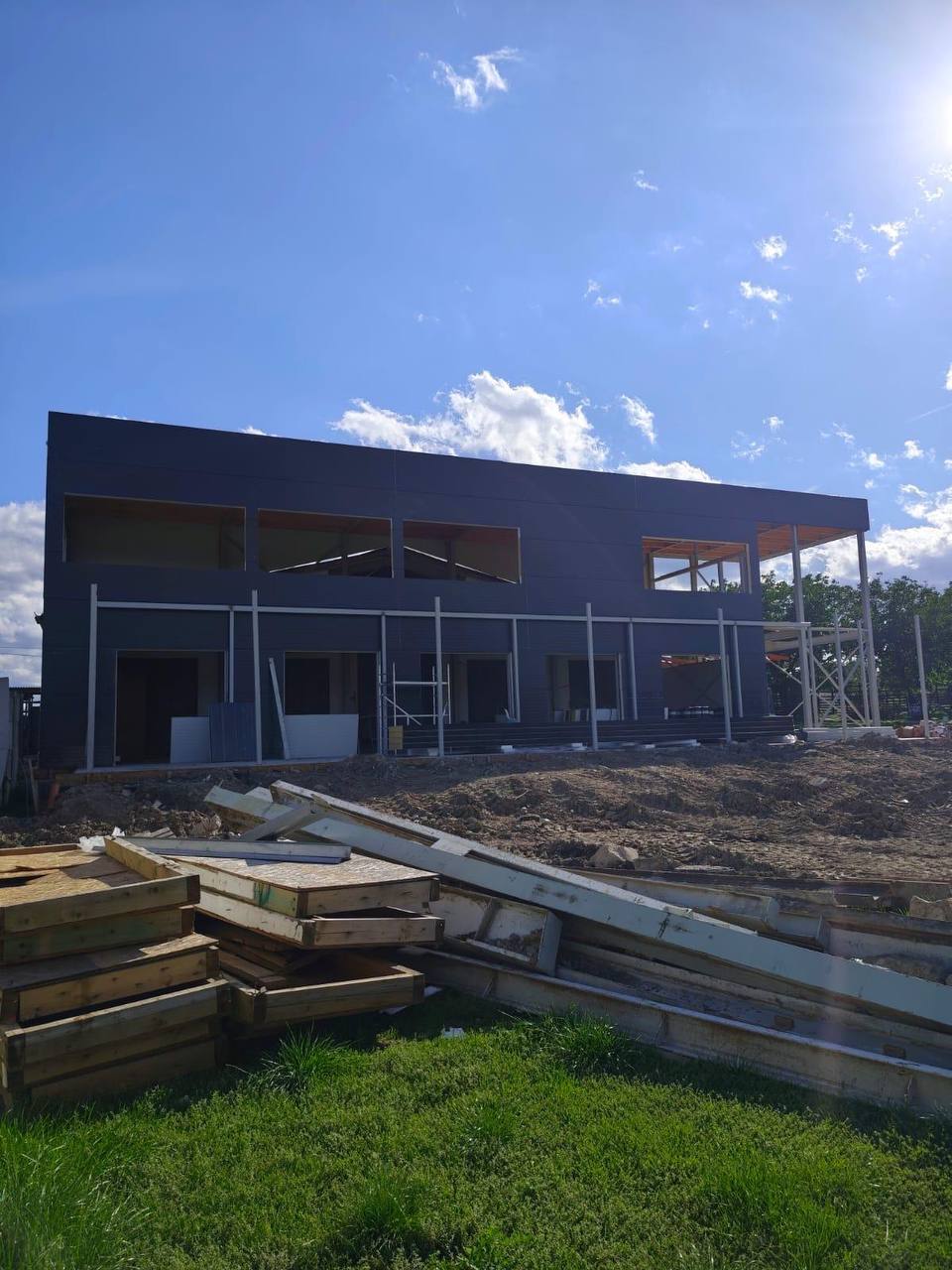 Rekonstrukce a stavební práce MPFspec – projekt stáje antilopy losí